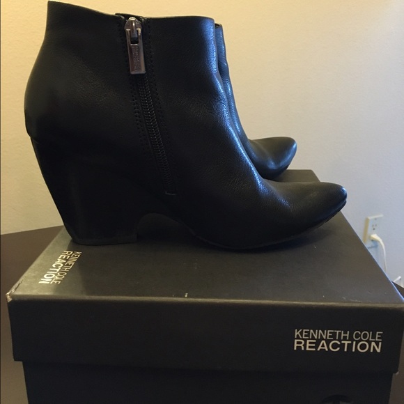 Kenneth Cole Reaction Black leather ankle boots - Picture 2 of 4